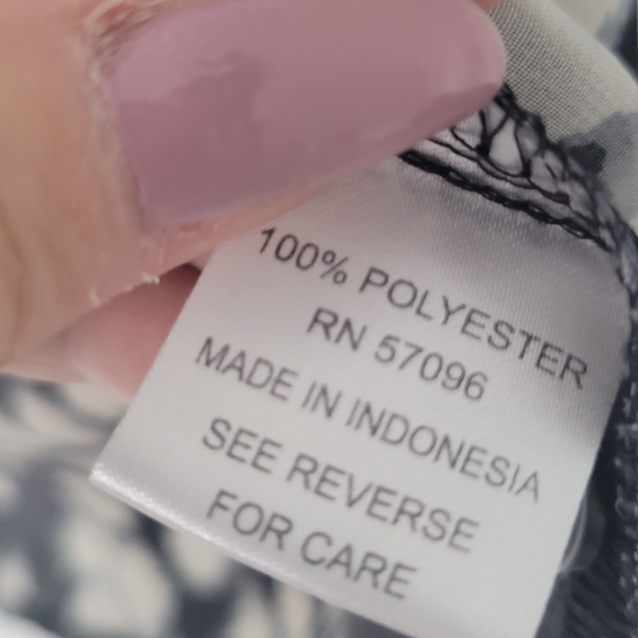 Women's Quintessential Black & Grey Roll Tab Sleeve Sheer Blouse Size Medium - Picture 7 of 13